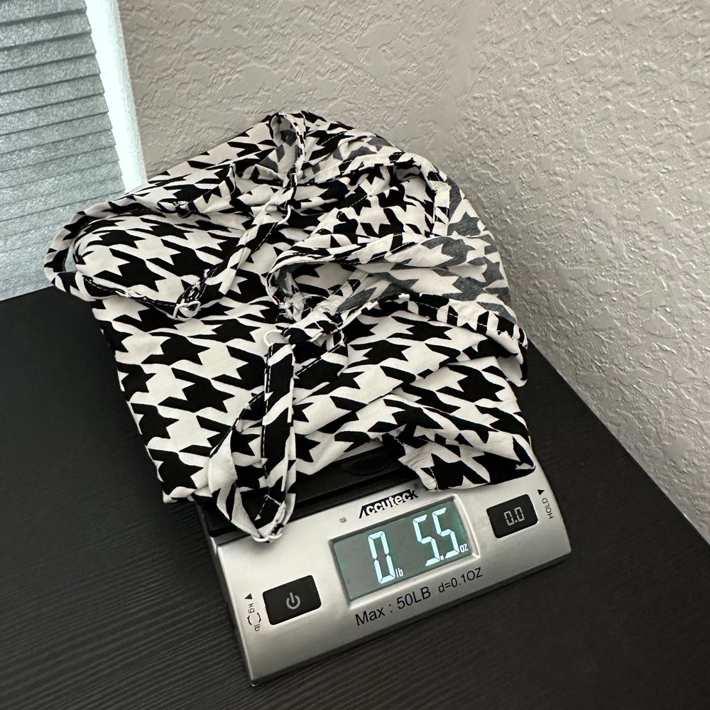 Women's Black and White Houndstooth Top - Picture 12 of 12